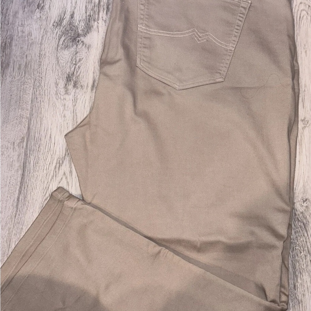 Men's Big & Tall Relaxed Fit Jeans in Tan - Picture 4 of 5